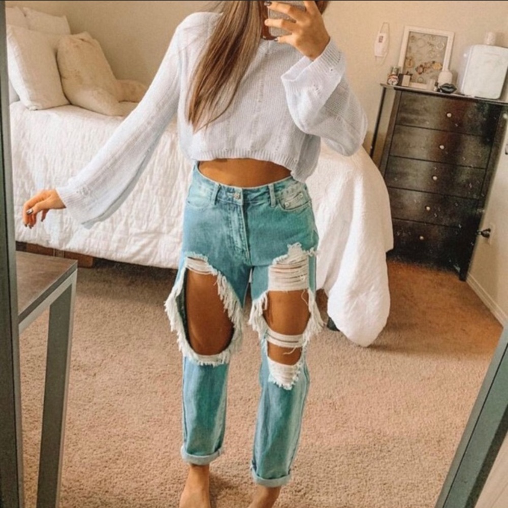 Adika ripped jeans